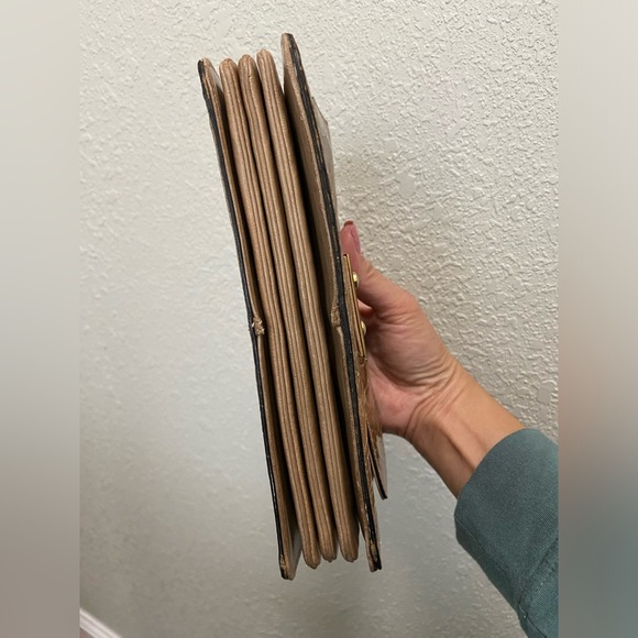 Vintage 70’s Saks Croc Embossed Patent Leather Shoulder Bag Evening Clutch - Picture 8 of 15